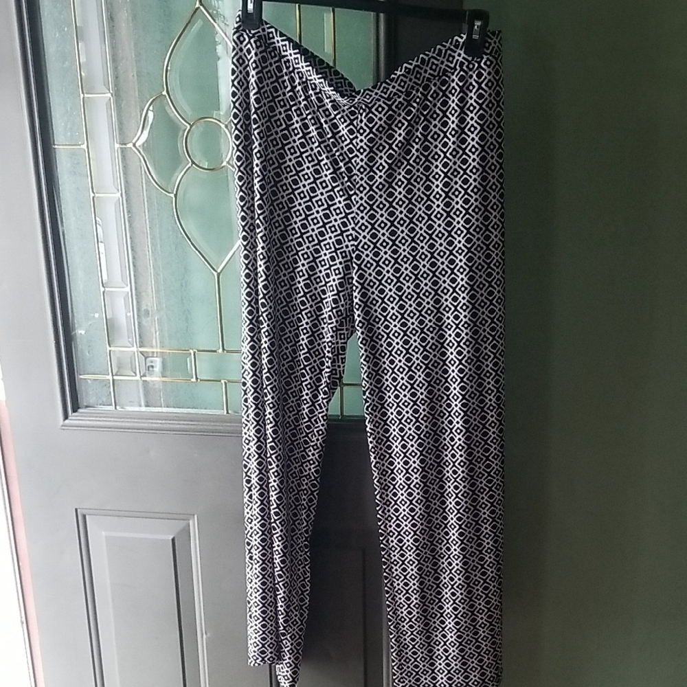NWOT Ruby Rd Black and White Dress Pants